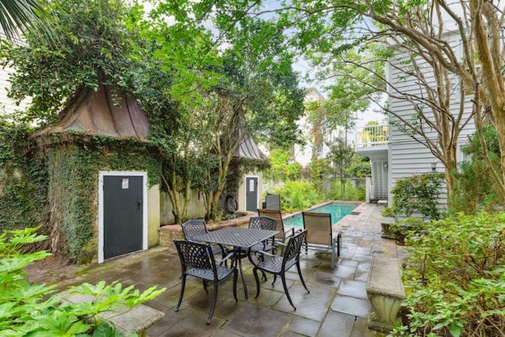 Serene Cottage With Beautiful Garden And Heated Pool Чарлстон Екстер'єр фото