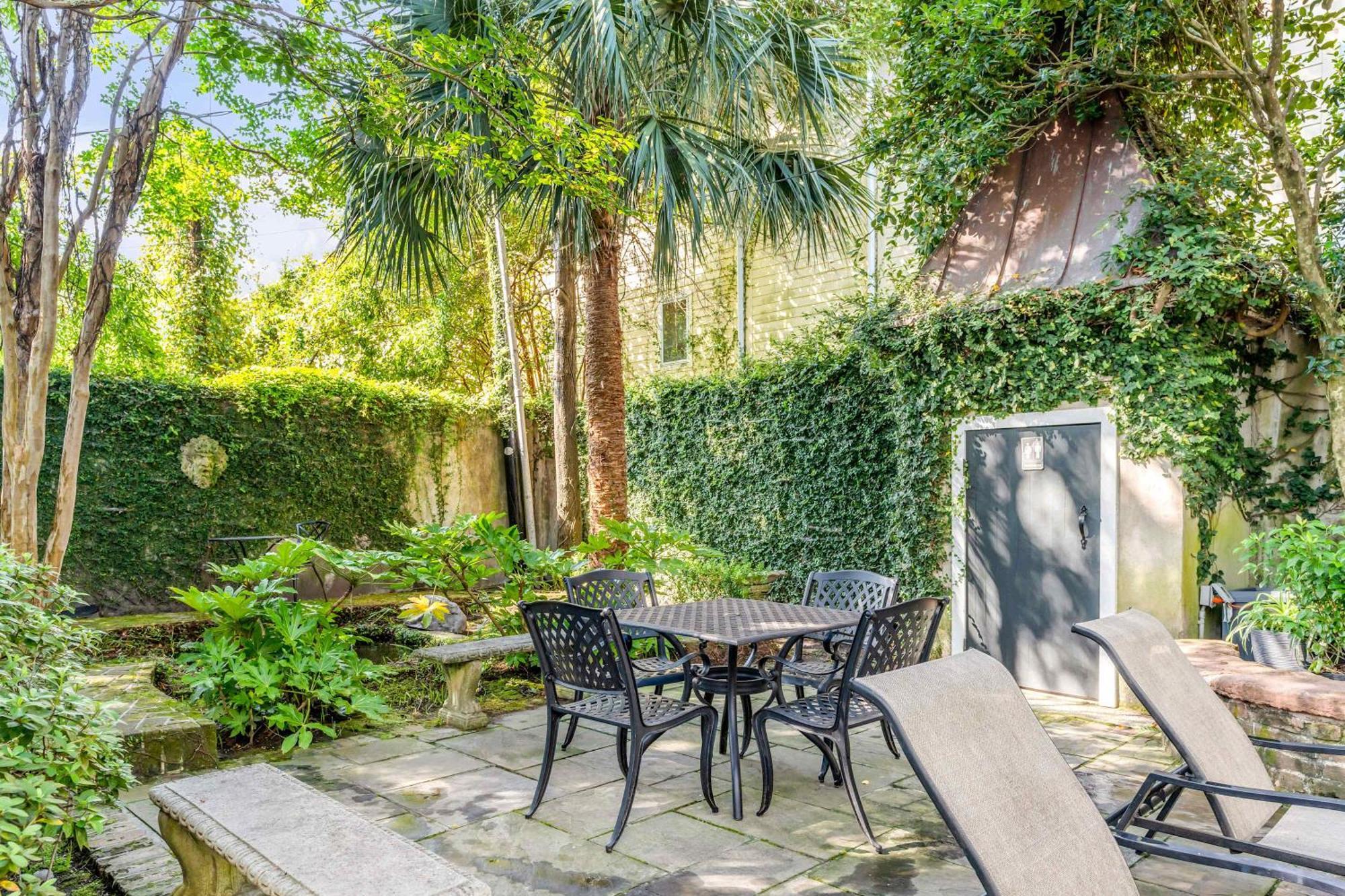 Serene Cottage With Beautiful Garden And Heated Pool Чарлстон Екстер'єр фото
