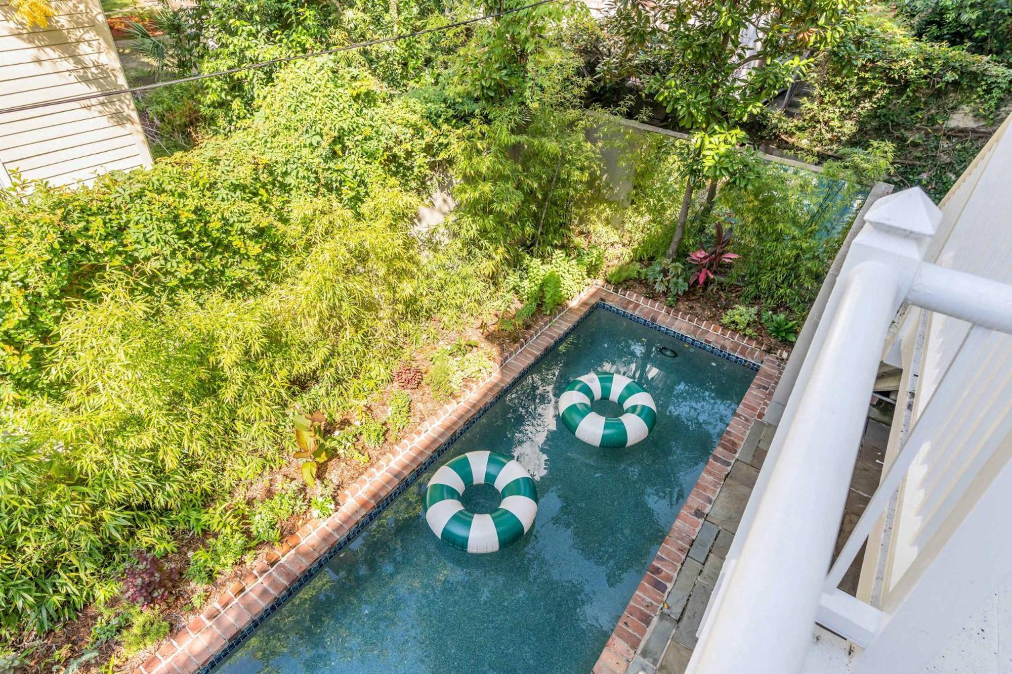 Serene Cottage With Beautiful Garden And Heated Pool Чарлстон Екстер'єр фото